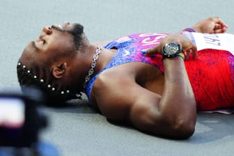 Noah Lyles am Boden: Der Leichtathlet ist über die 200 Meter trotz Corona gelaufen.