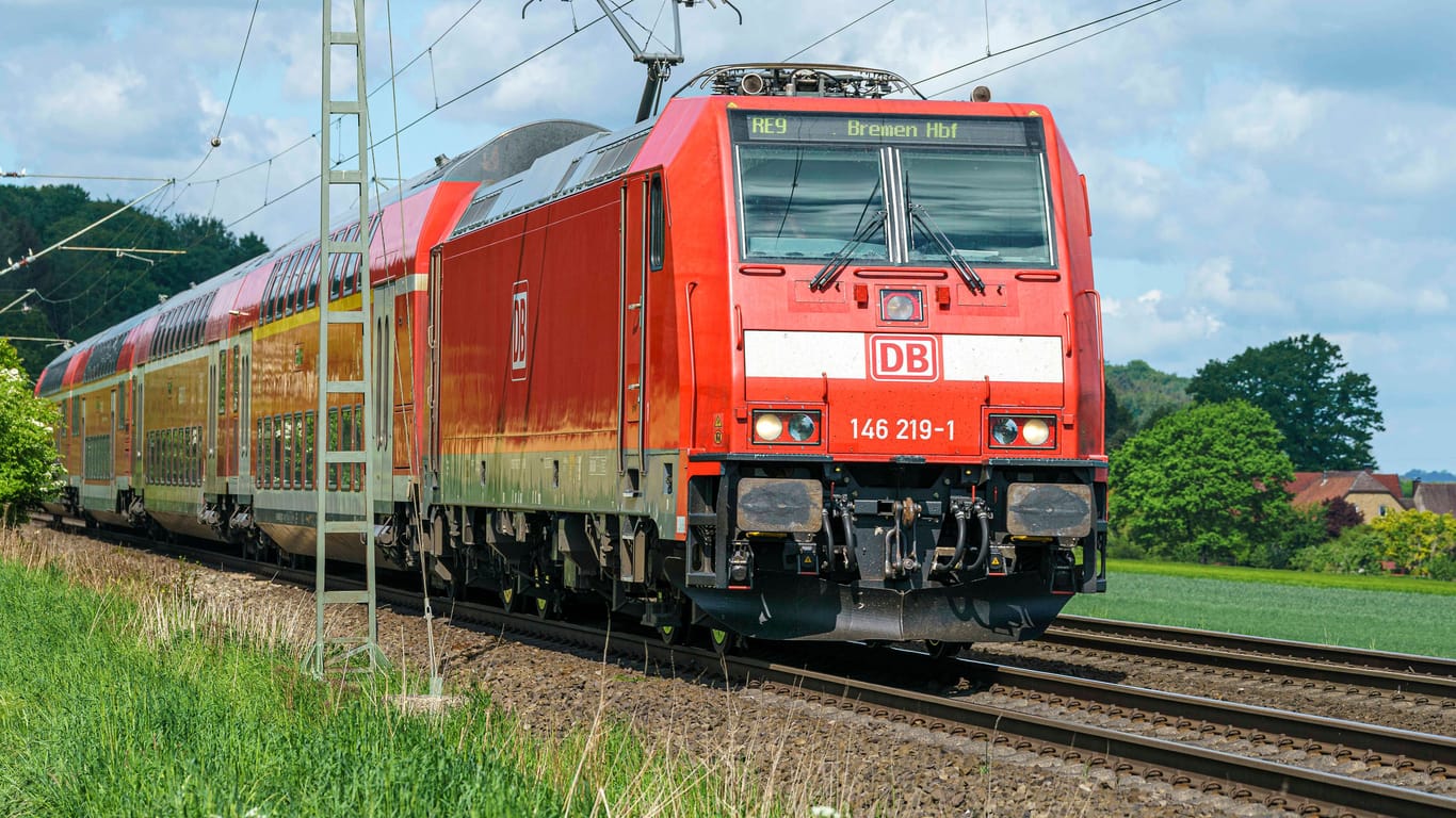 Regionalexpress (Archivbild): Auf der Strecke nach Kirchweyhe kam es zu einer handgreiflichen Auseinandersetzung.