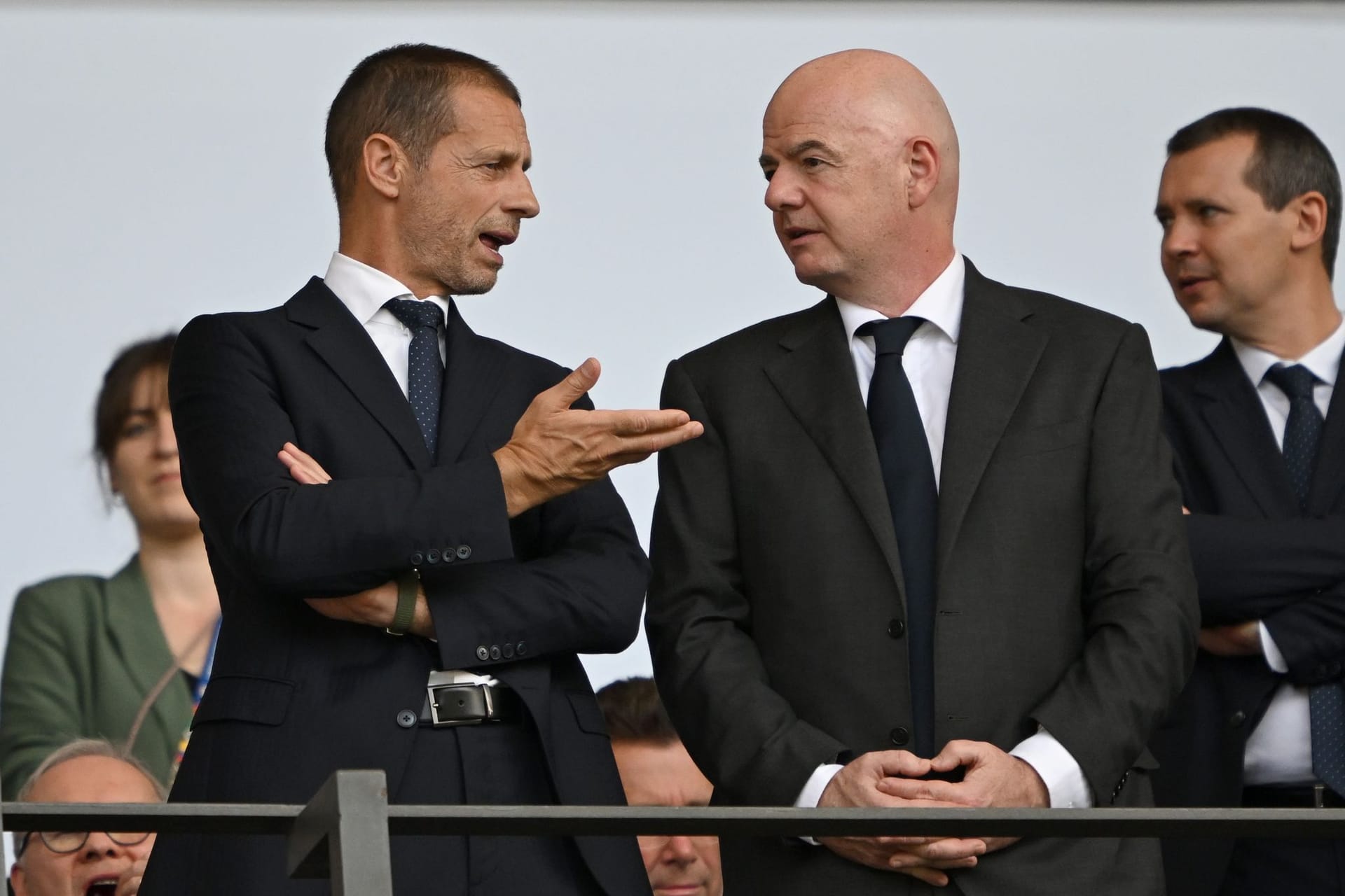 Aleksander Ceferin (l.) und Gianni Infantino