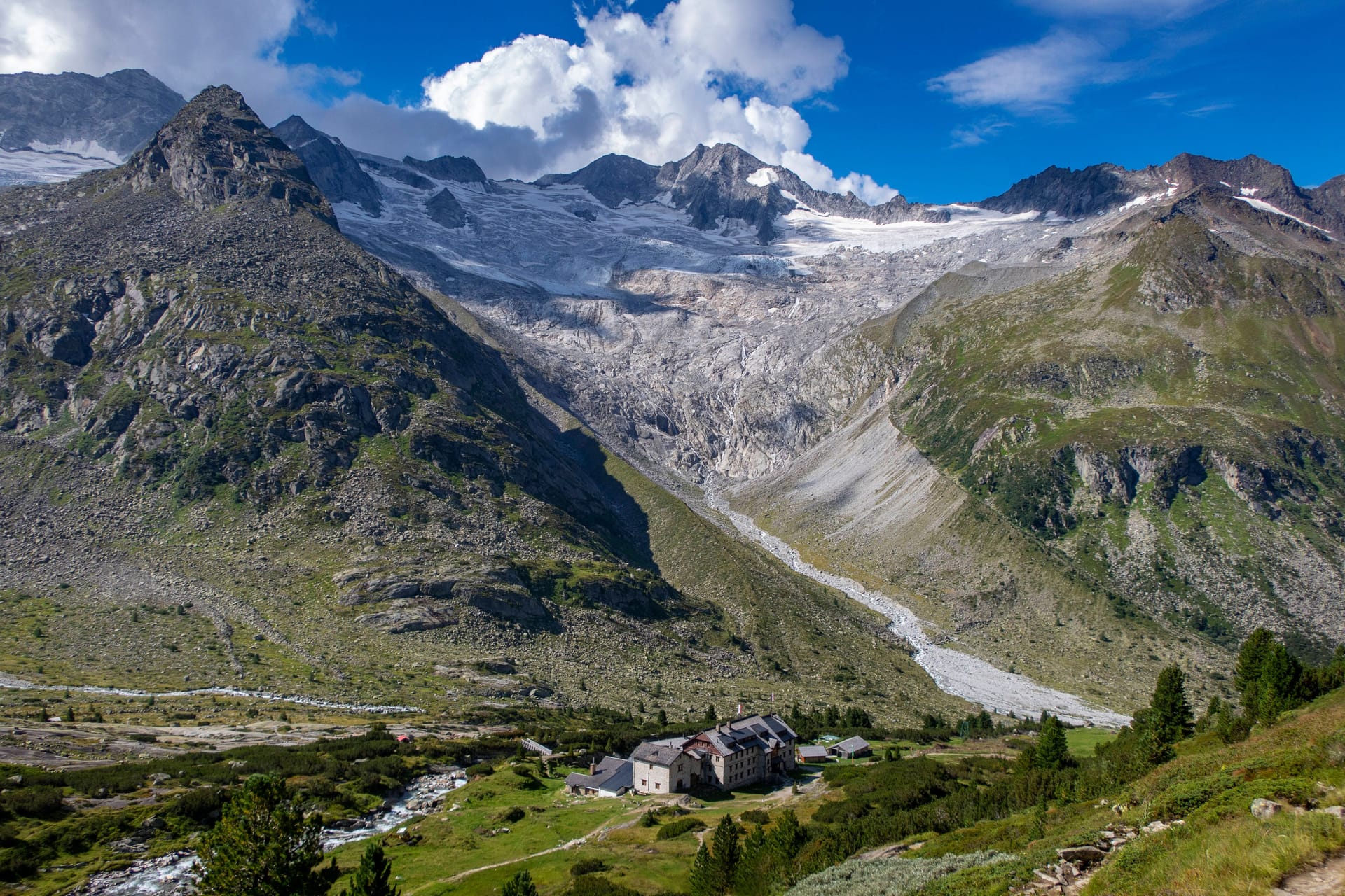 Der Stubaier Höhenweg (Archivbild): Auf einem Abschnitt dieser Route ist der Mann verunglückt.