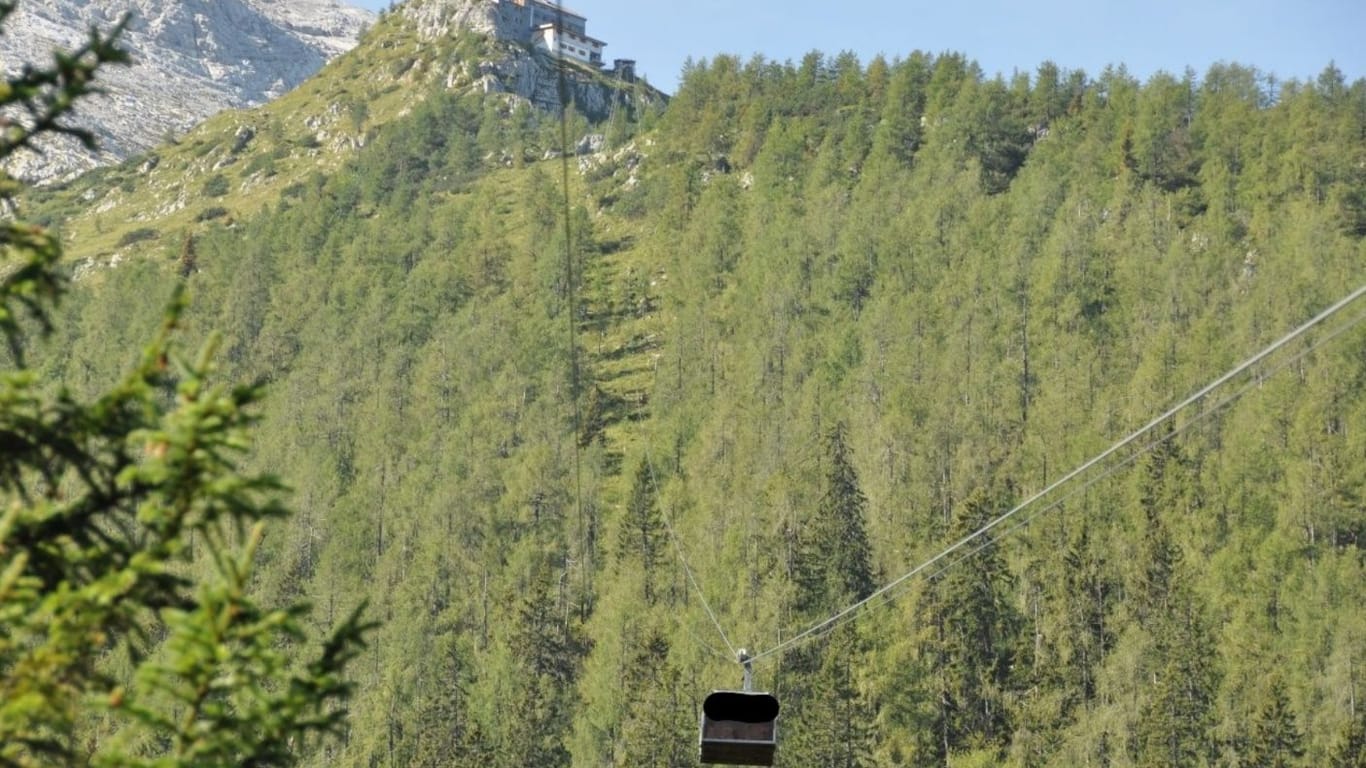 Seit 1975 in Betrieb: die Materialseilbahn zum Watzmannhaus.