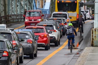 Verkehrsversuch am Blauen Wunder