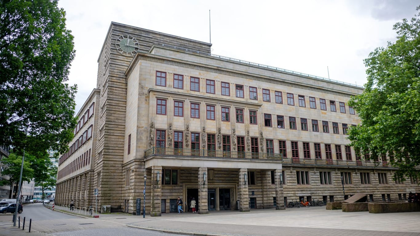 Der Dienstsitz des Senators für Finanzen in Bremen (Haus des Reichs). Im Keller des Gebäudes liegt womöglich ein dunkles Erbe.