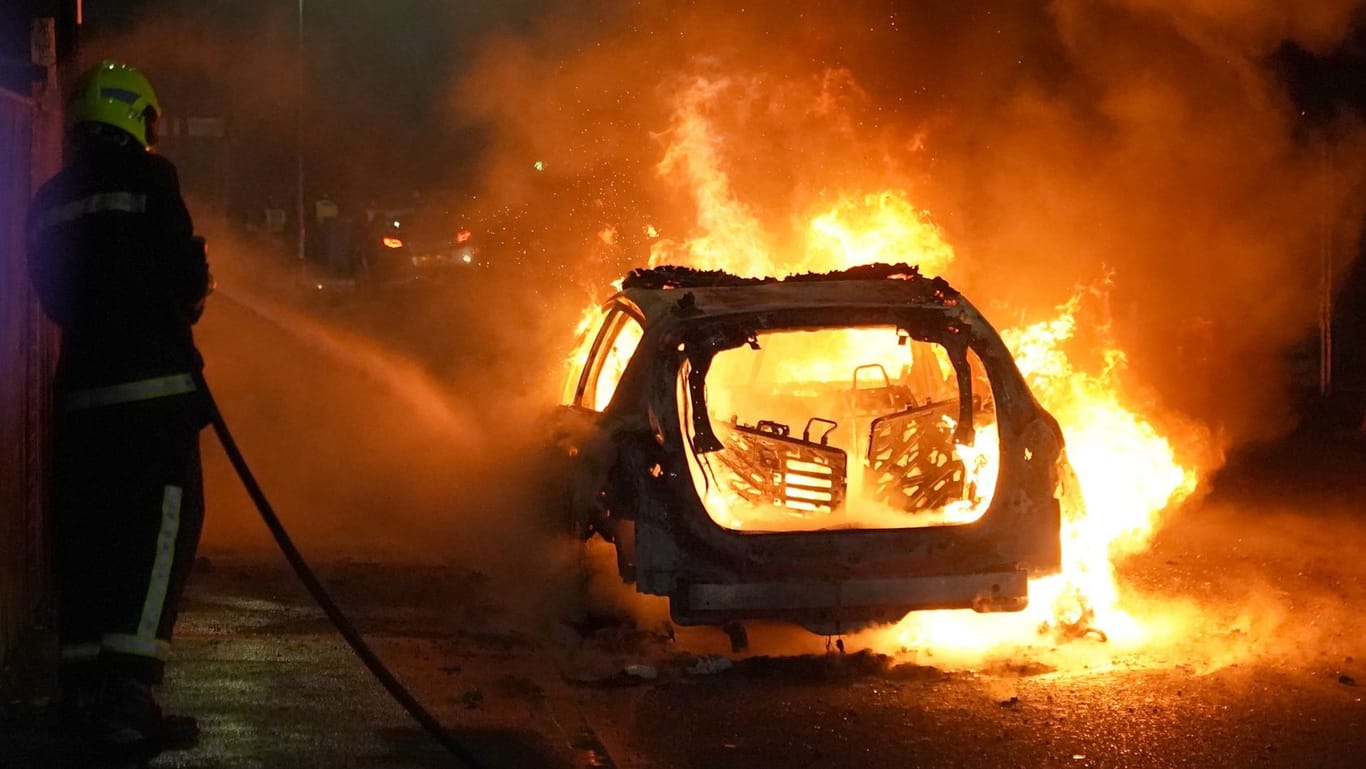 Brennendes Polizeiauto in Hartlepool: Ein elfjähriges Kind soll den Wagen in Brand gesetzt haben.