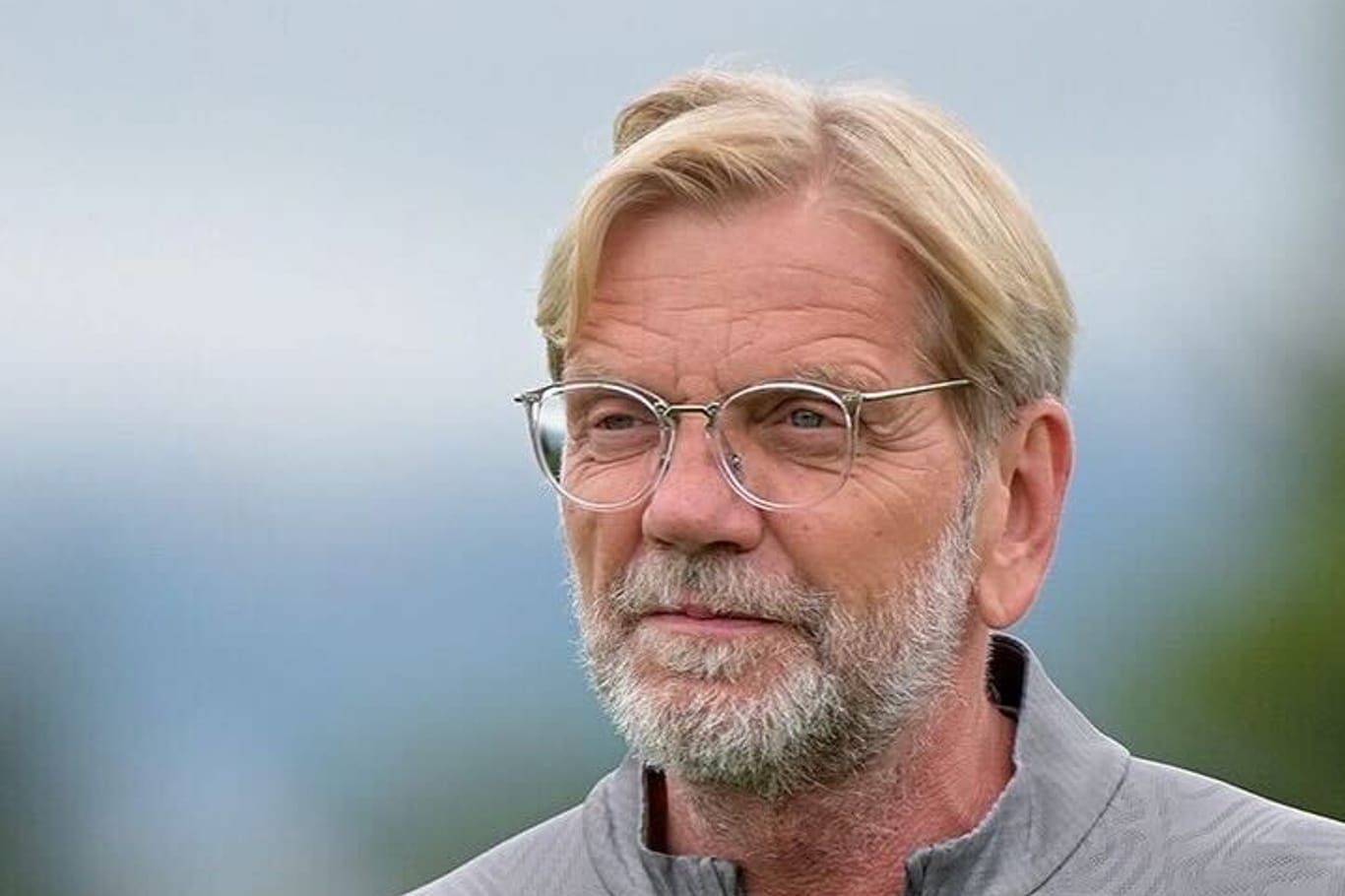 Nicht Jürgen Klopp: Das Bild eines Mitarbeiters des ukrainischen Erstligisten Shakhtar Donetsk geht in den sozialen Medien viral.