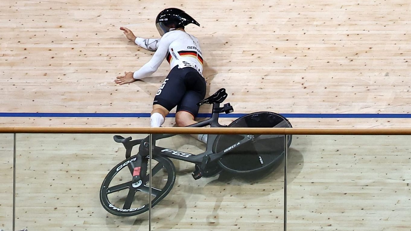 Luca Spiegel auf der Bahn: Der deutsche Athlet stürzte im Finale des Keirin-Wettbewerbs.