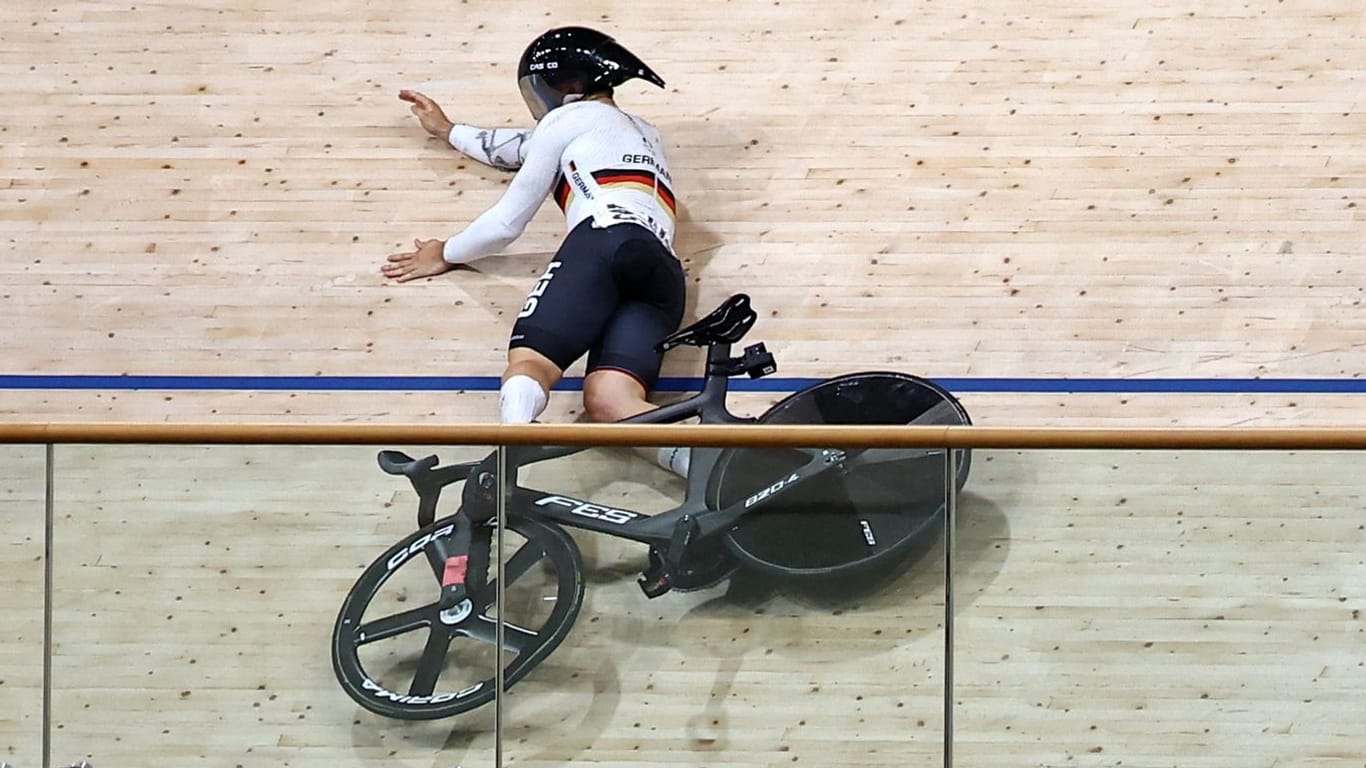 Luca Spiegel auf der Bahn: Der deutsche Athlet stürzte im Finale des Keirin-Wettbewerbs.