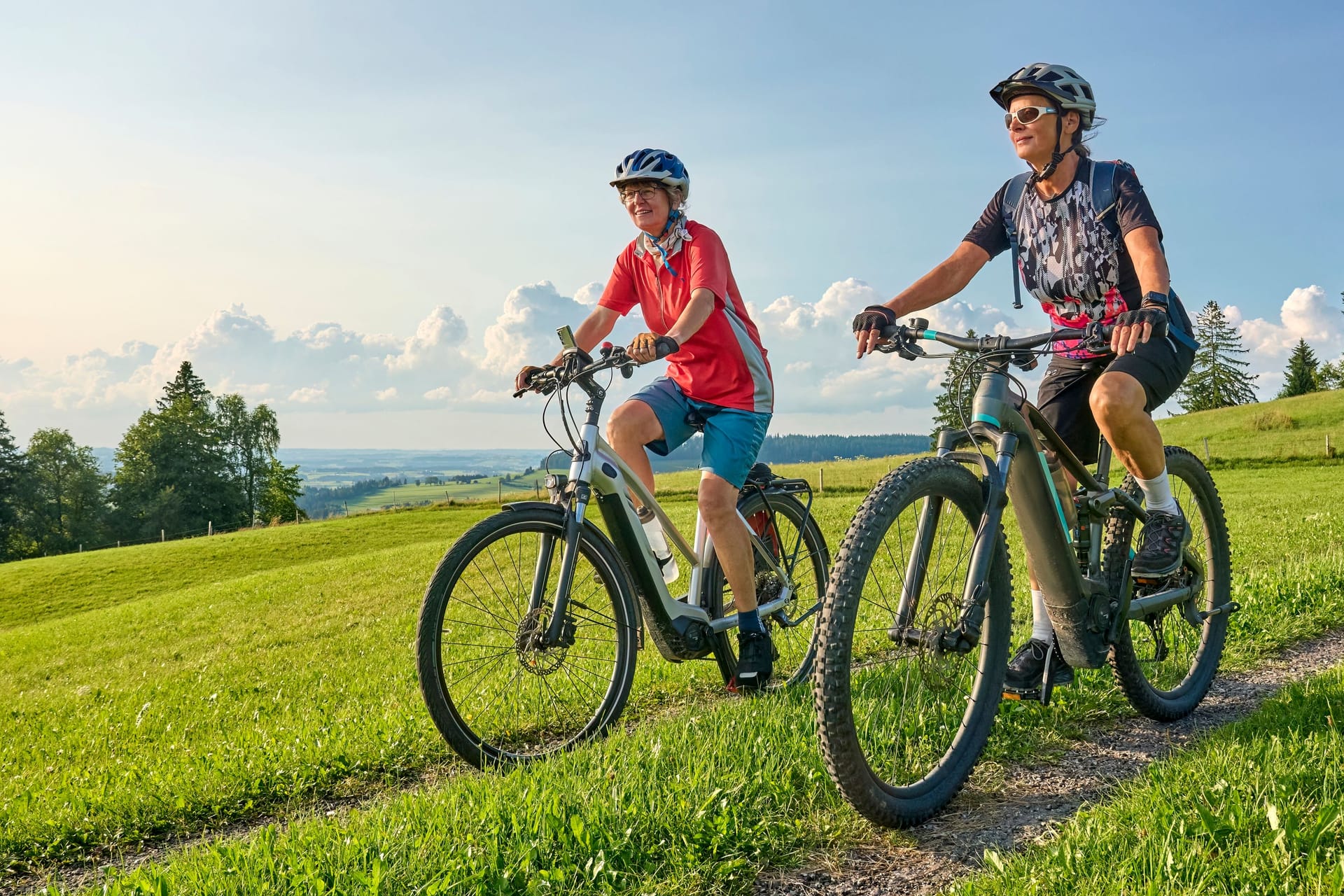 Ausflug auf dem E-Bike: Gerade der Umstieg vom herkömmlichen Rad birgt Gefahren.