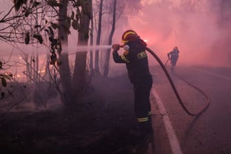 EUROPE-WEATHER/GREECE-WILDFIRE