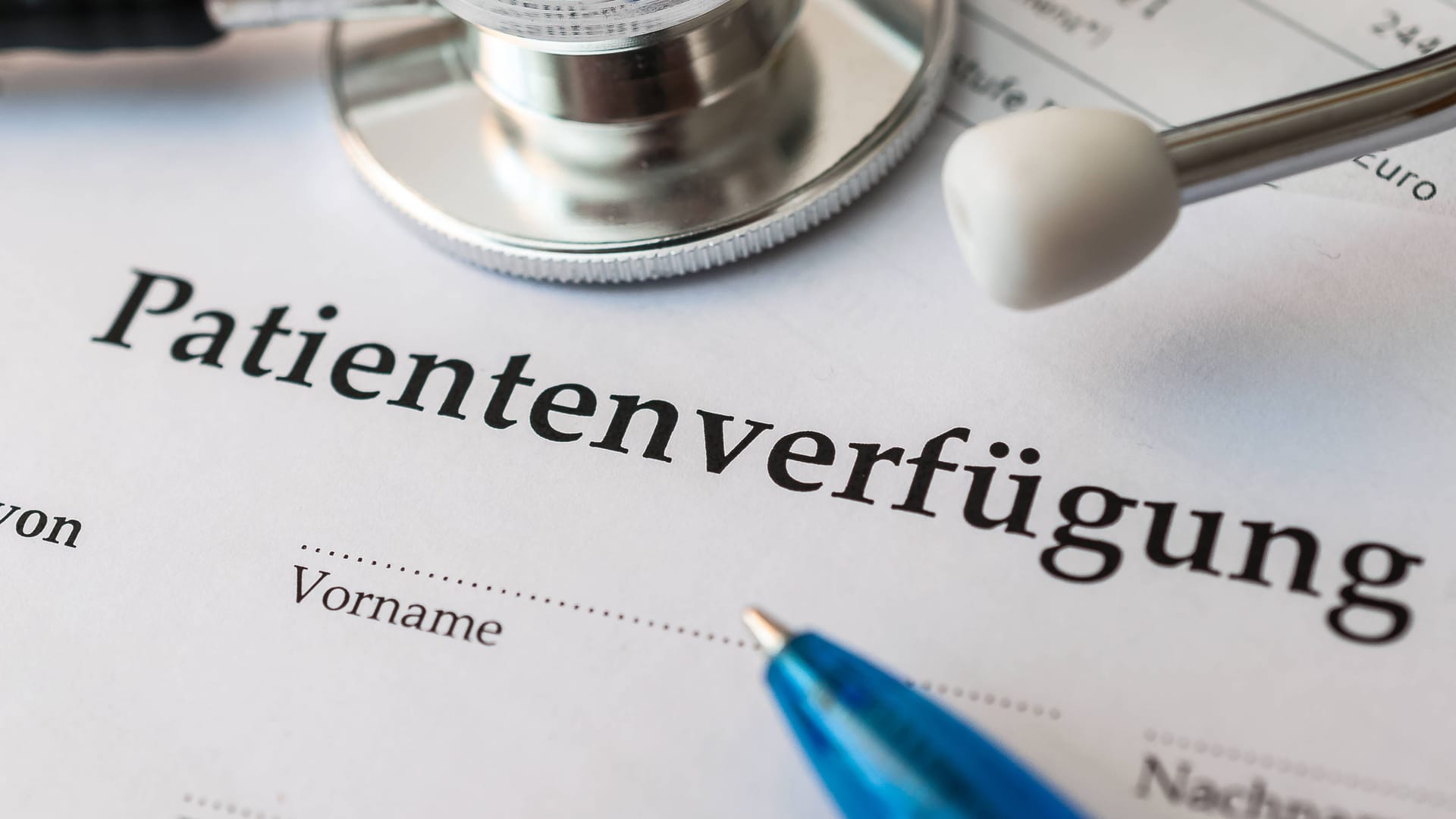 Die Angst vor dem weißen Blatt: Mit diesen Tipps klappt es trotzdem mit der Patientenverfügung.