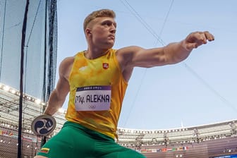 Diskurswerfer Mykolas Alekna: Der Litauer brach am Mittwochabend den olympischen Rekord seines Vaters.