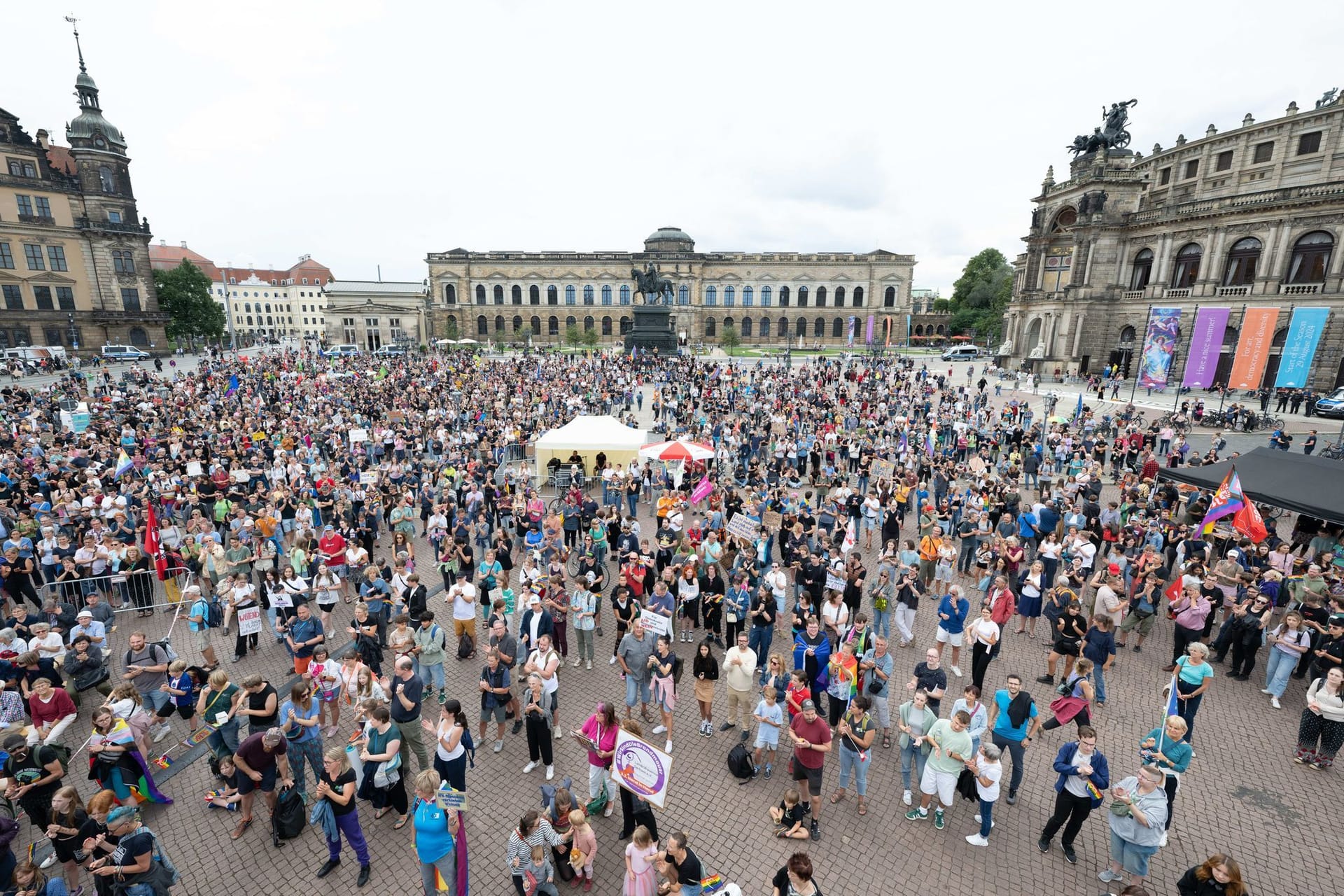 Demo gegen Rechtsextremismus - Dresden