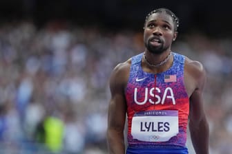 Sprinter Noah Lyles: Nach dem Finale über 200 Meter musste der US-Amerikaner mit einem Rollstuhl aus dem Stadion gebracht werden.