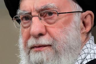 Ayatollah Ali Khamenei: Der Iran stockt seine Cyber-Fähigkeiten auf.