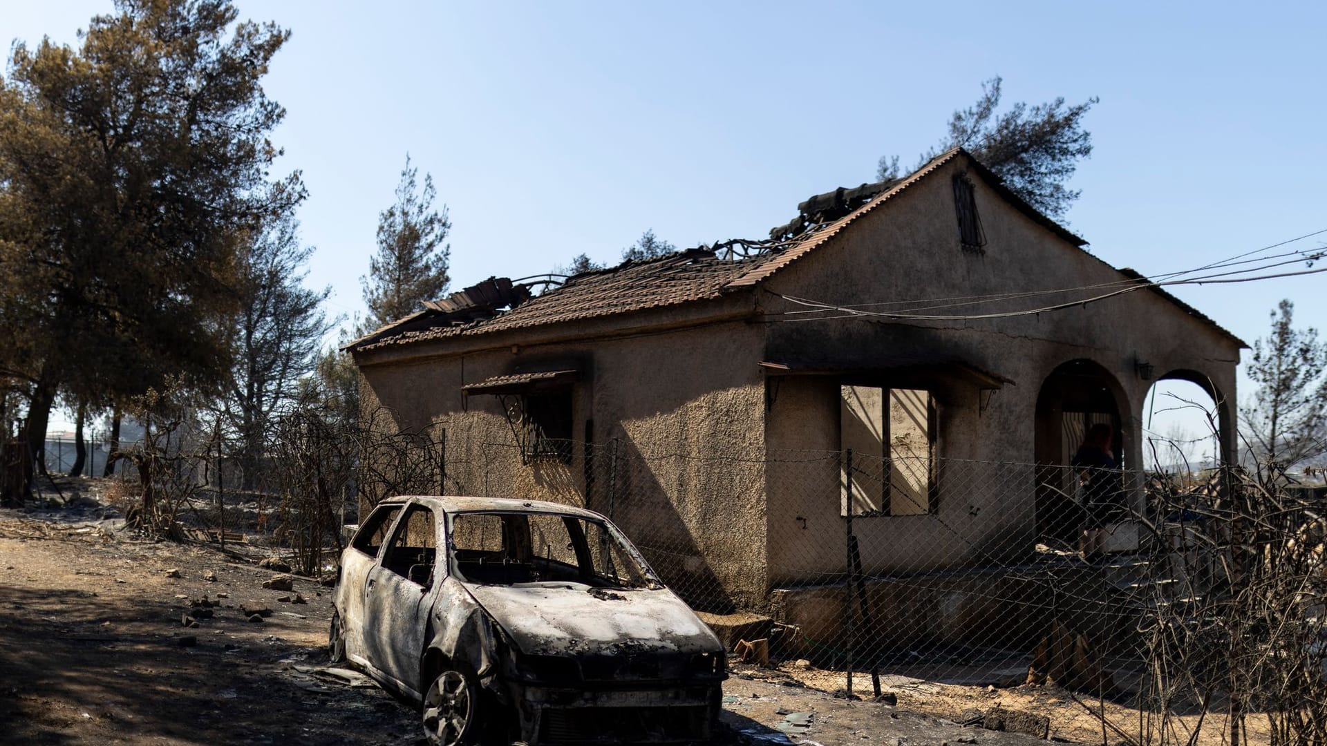 Nach dem Großbrand bei Athen