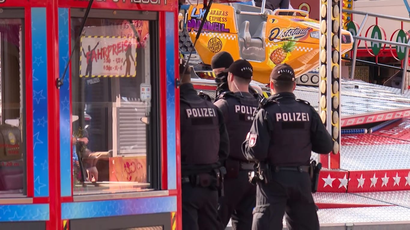 Hamburger Dom: Die Polizei war auf dem Volksfest im Einsatz.