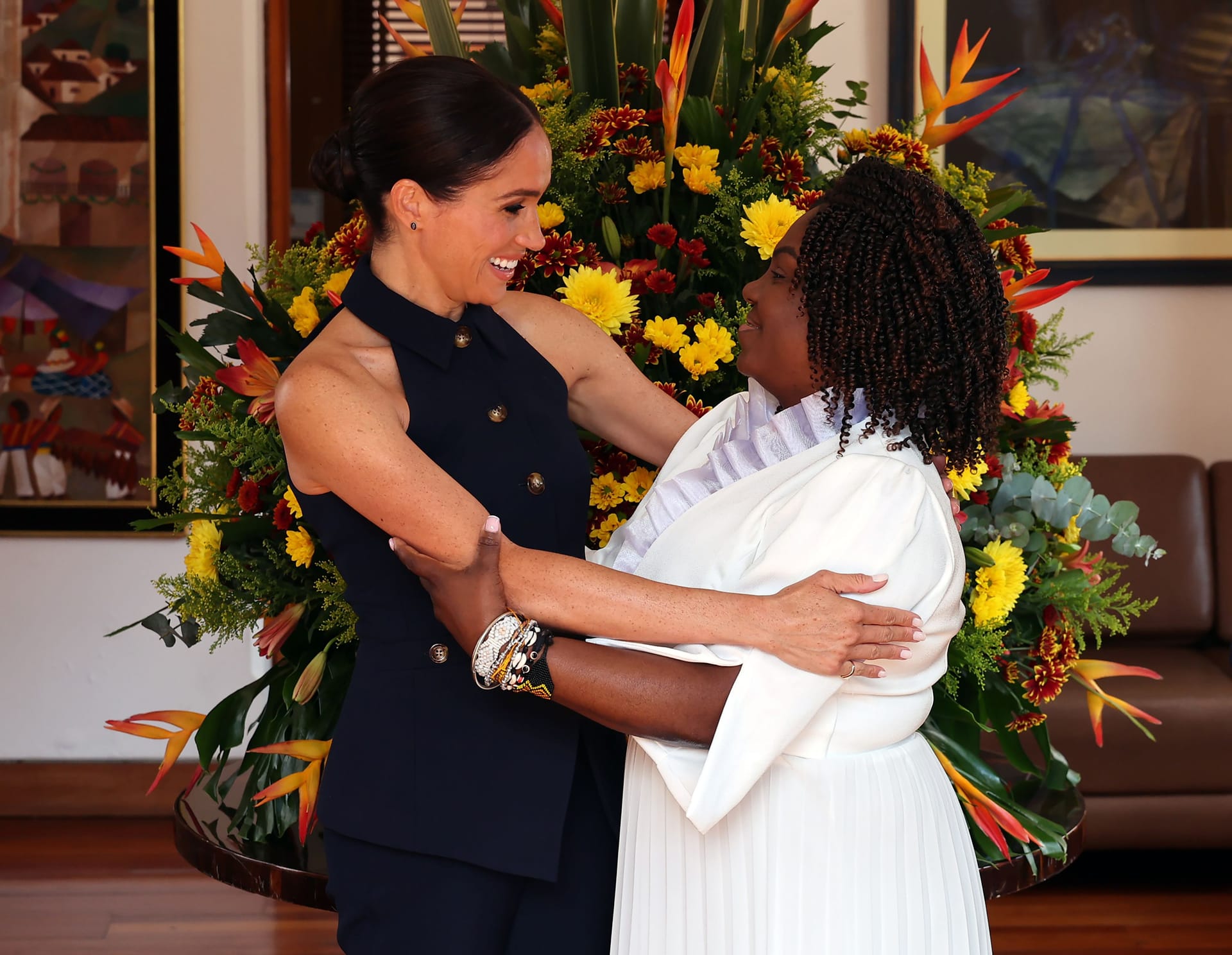 Herzogin Meghan und Francia Márquez begrüßen sich.