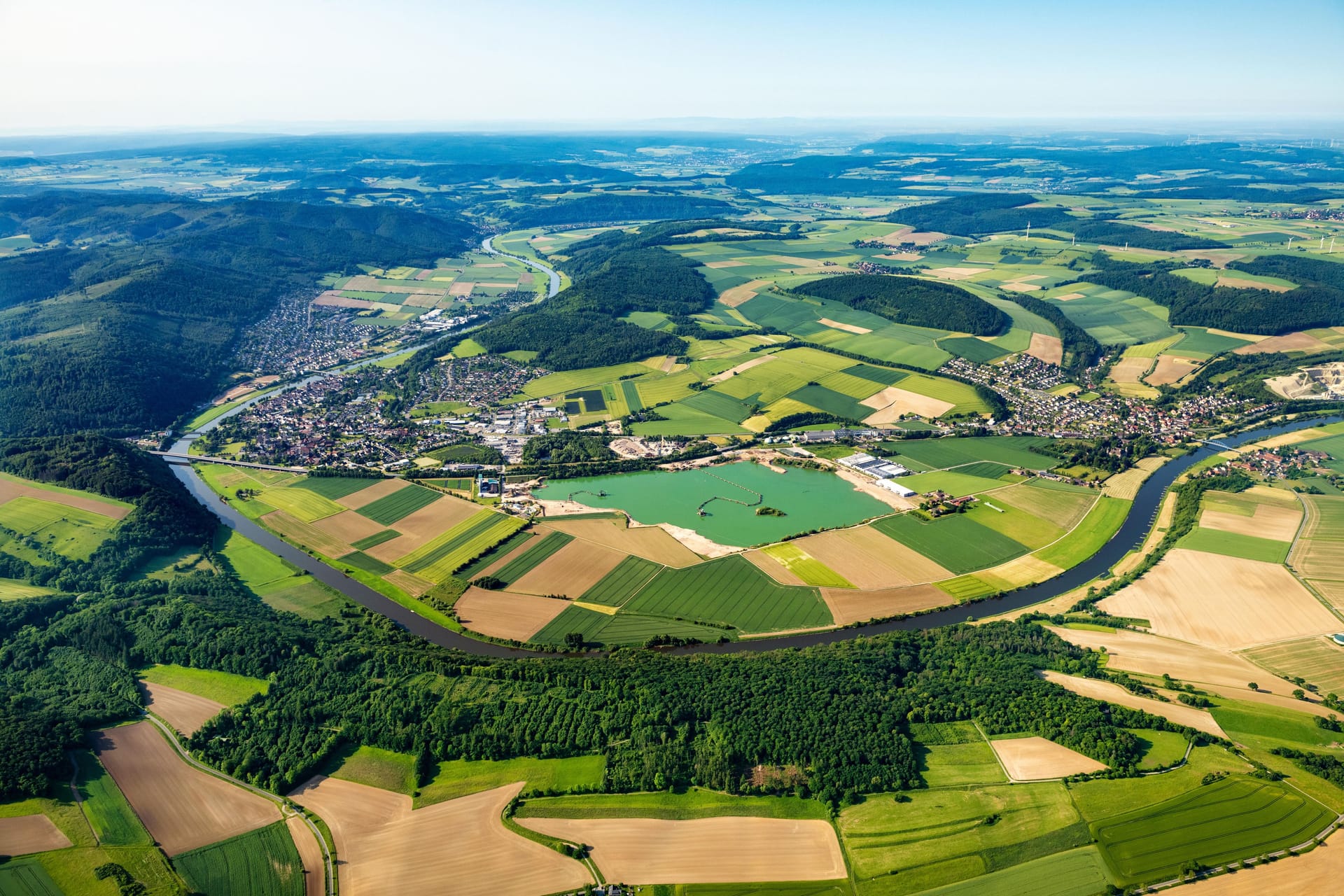 Bodenwerder liegt direkt im Weserbergland.