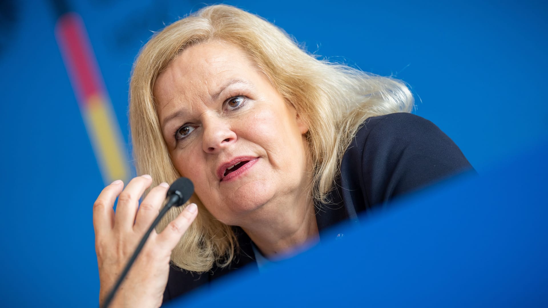 Nancy Faeser bei einer Pressekonferenz: Die Bundesinnenministerin will das Waffengesetz verschärfen.