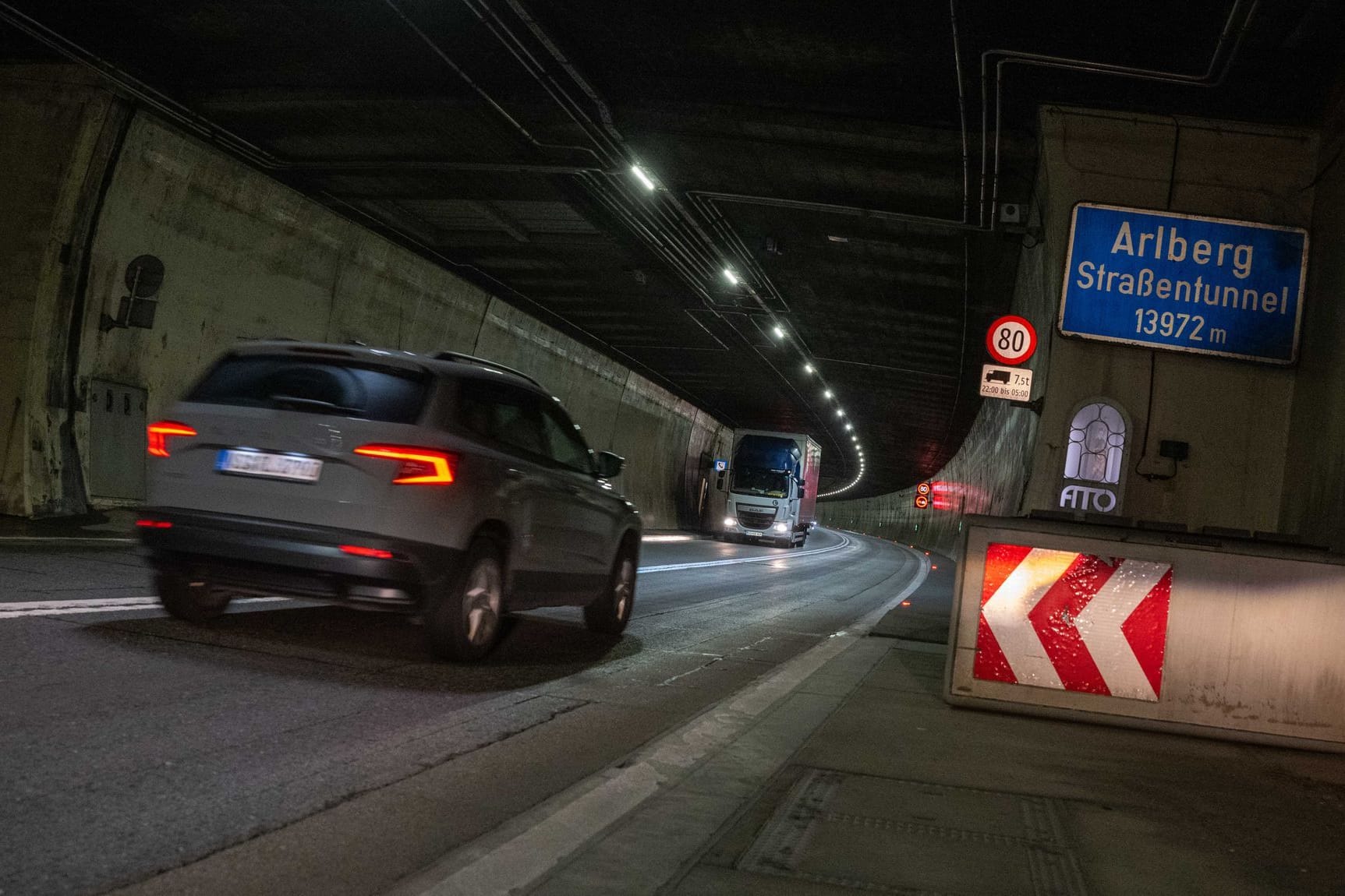 Sperrung des Arlbergtunnels in Österreich