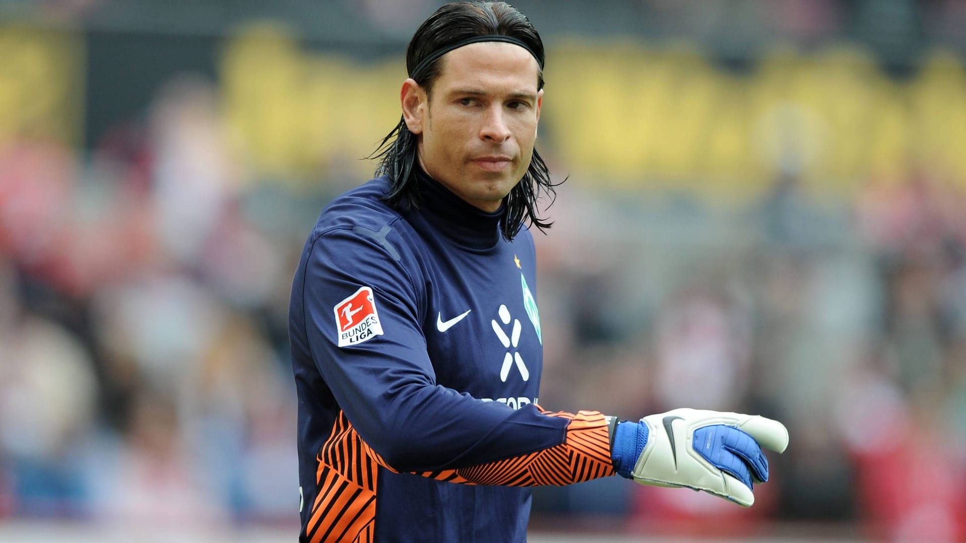 Tim Wiese spielte von 2005 bis 2012 für Werder Bremen (Archivbild): Der frühere Torwart legt im Streit mit seinem Ex-Klub nach.