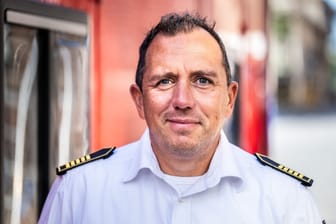 Oliver Tittmann, Leiter der Feuerwehr Duisburg, bei einem Termin in der vergangenen Woche (Archivfoto): In der Behörde soll man wegen der Ermittlungen beunruhigt sein.