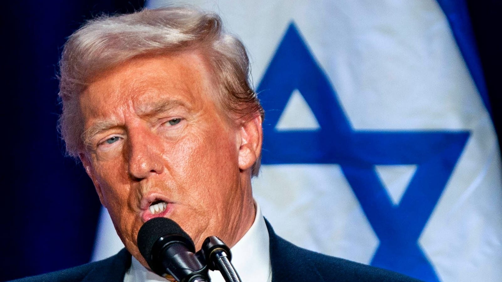 Donald Trump während seiner Rede gegen Antisemitismus.