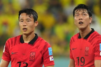 Jun-ho Son (l.) und Kim Young-gwon: Bei der WM 2022 standen sie noch gemeinsam für die südkoreanische Nationalmannschaft auf dem Platz.