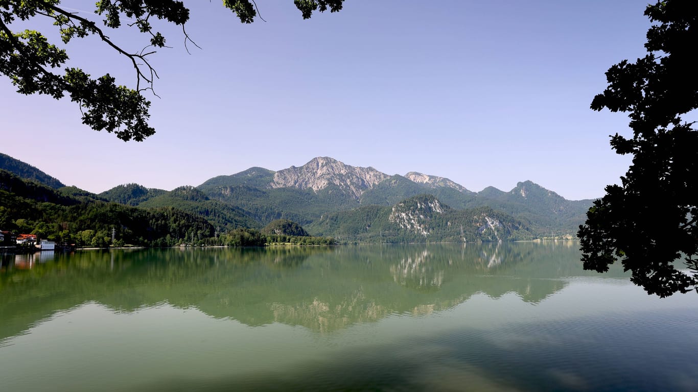 Der Kochelsee (Symbolfoto): Hier fanden Paddler eine 62-Jährige.