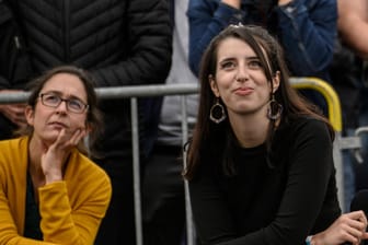 Marie Müser (rechts) bei einer Wahlkampfveranstaltung in Sachsen (Archivfoto): Der Wahlkampf hat sie sehr belastet, wie sie sagt.