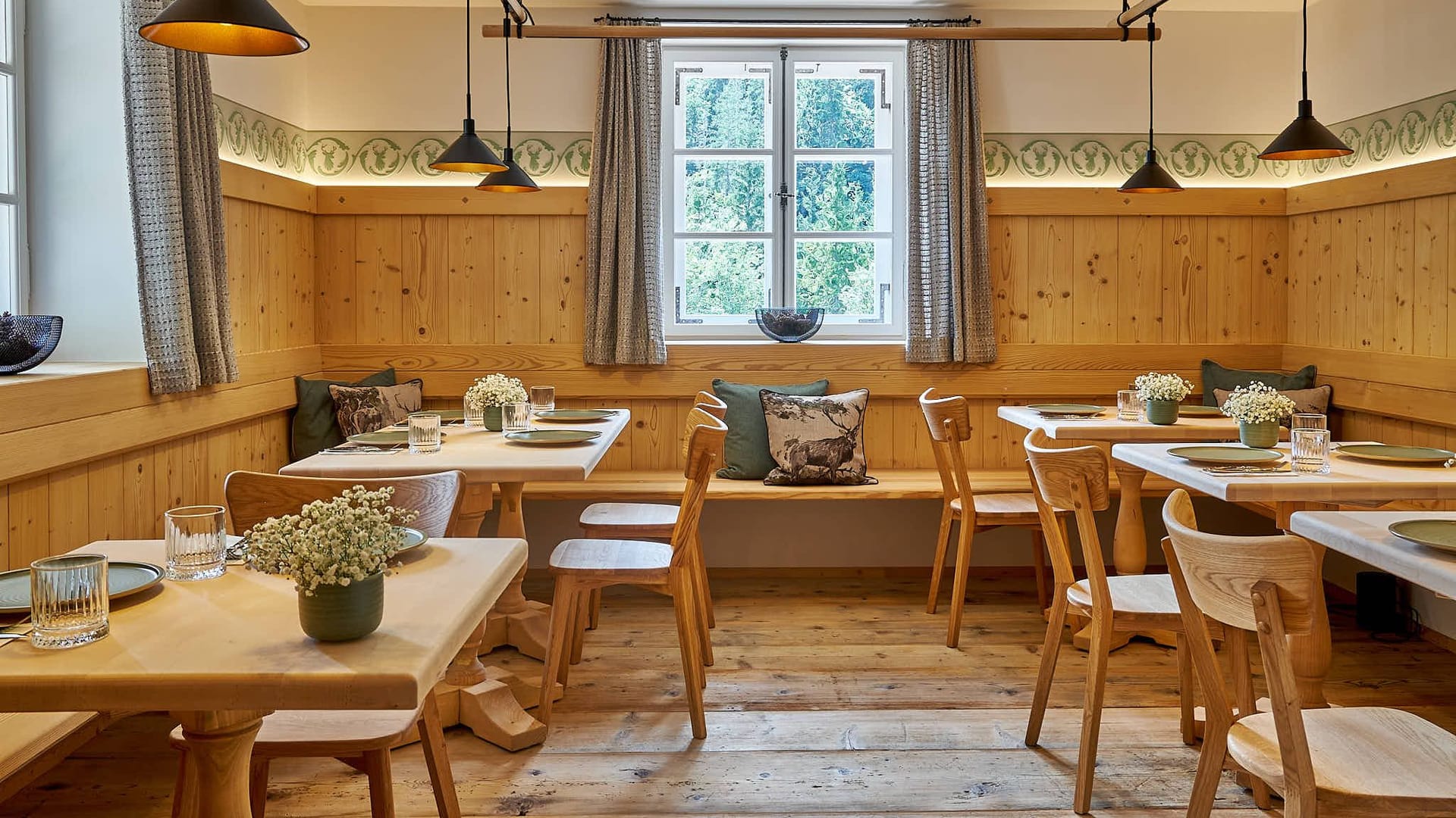Der Gastraum in der Valepp: Das Gasthaus bleibt im Winter für vier Monate aufgrund von Auflagen geschlossen.