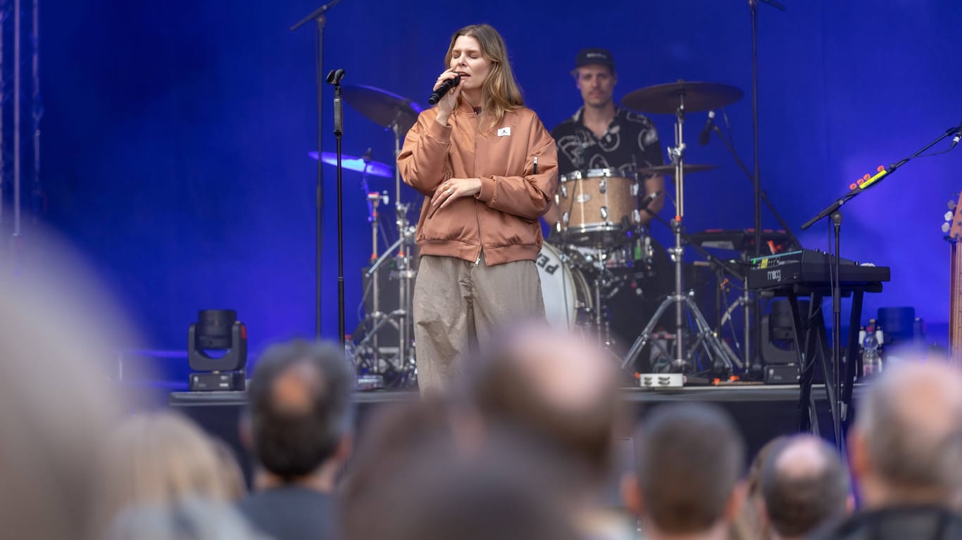 Die "Perfekte Welle" machte Juli bekannt (Archivbild): Die Band um Sängerin Eva Briegel tritt Donnerstag in der "Großen Freiheit 36" auf.