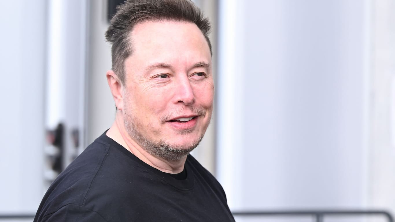 Trump will Musk bei Wahlsieg US-Finanzen prüfen lassen