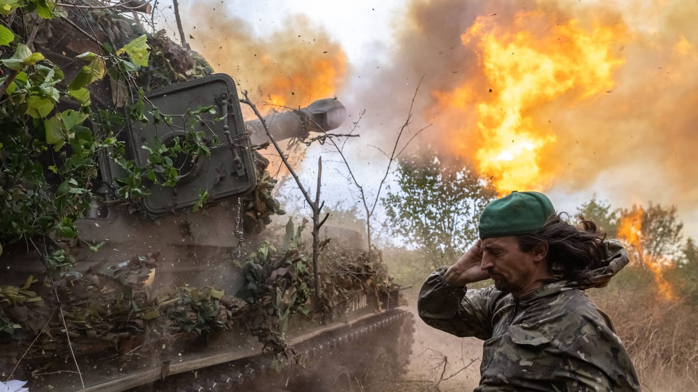 Ein russischer Soldat in der Region Kursk: Neben veralteter Ausrüstung kämpft Russlands Armee auch mit internen Problemen.