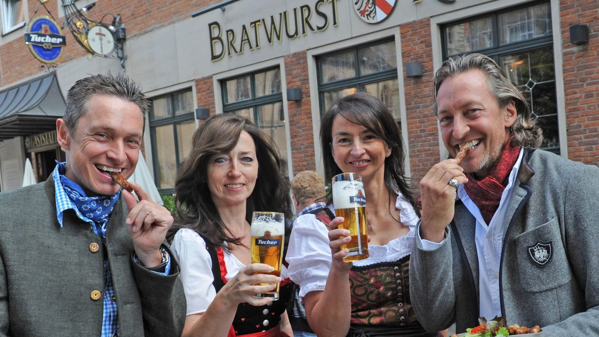 Die Familie Förster hat das Lokal seit 2013 betrieben: Michael Förster (l.) und Thomas Förster (r.) sind die Unterpächter der Tucher Brauerei.