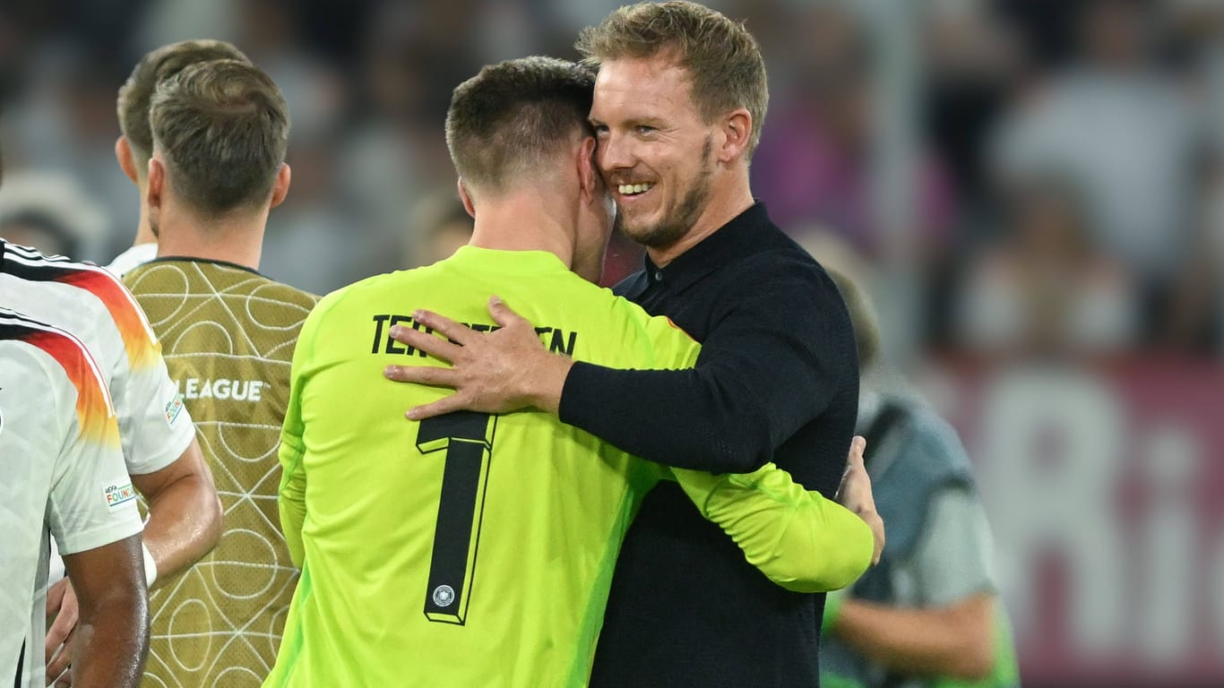 Ter Stegen (l.) und Nagelsmann: Beide freuten sich über den 5:0-Sieg gegen Ungarn Anfang September.