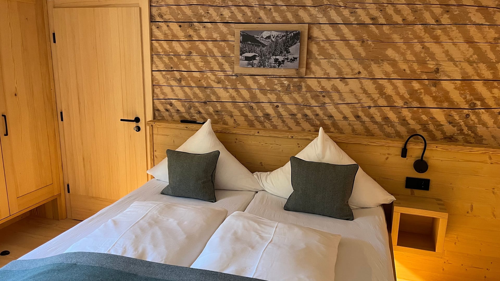 Ein Zimmer im Gasthof Valepp: Dort gibt es fast alles, was es in Hotels im Tal gibt.