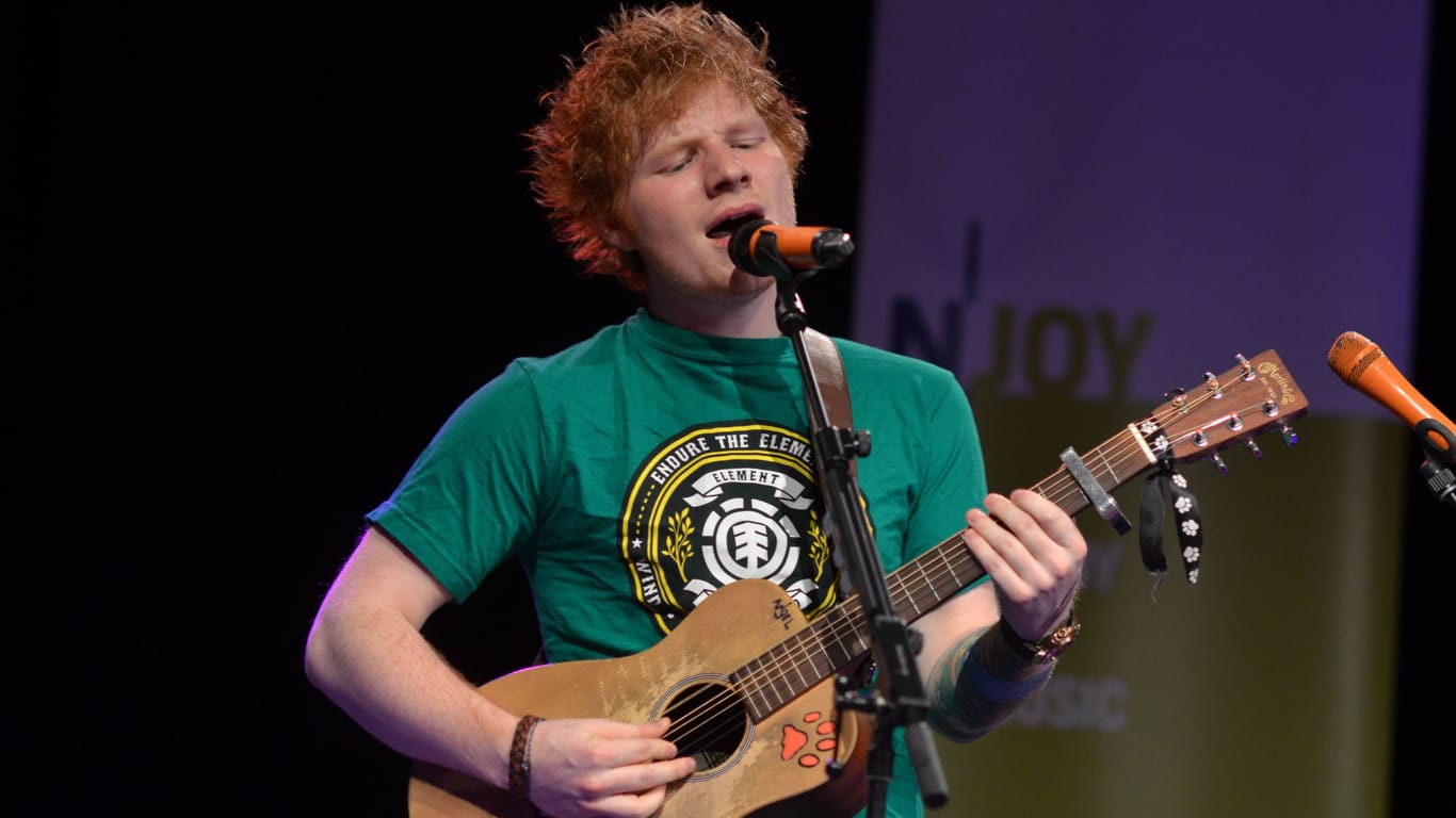 Ed Sheeran, hier bei einem Hamburg-Konzert 2012 auf der Bühne, nutzte das Reeperbahn-Festival als Sprungbrett.