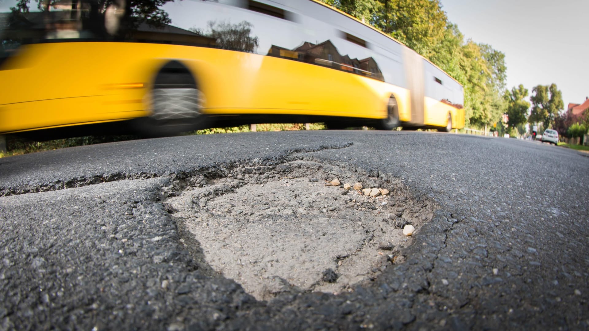 Ein Schlagloch auf der Gostritzer Straße: