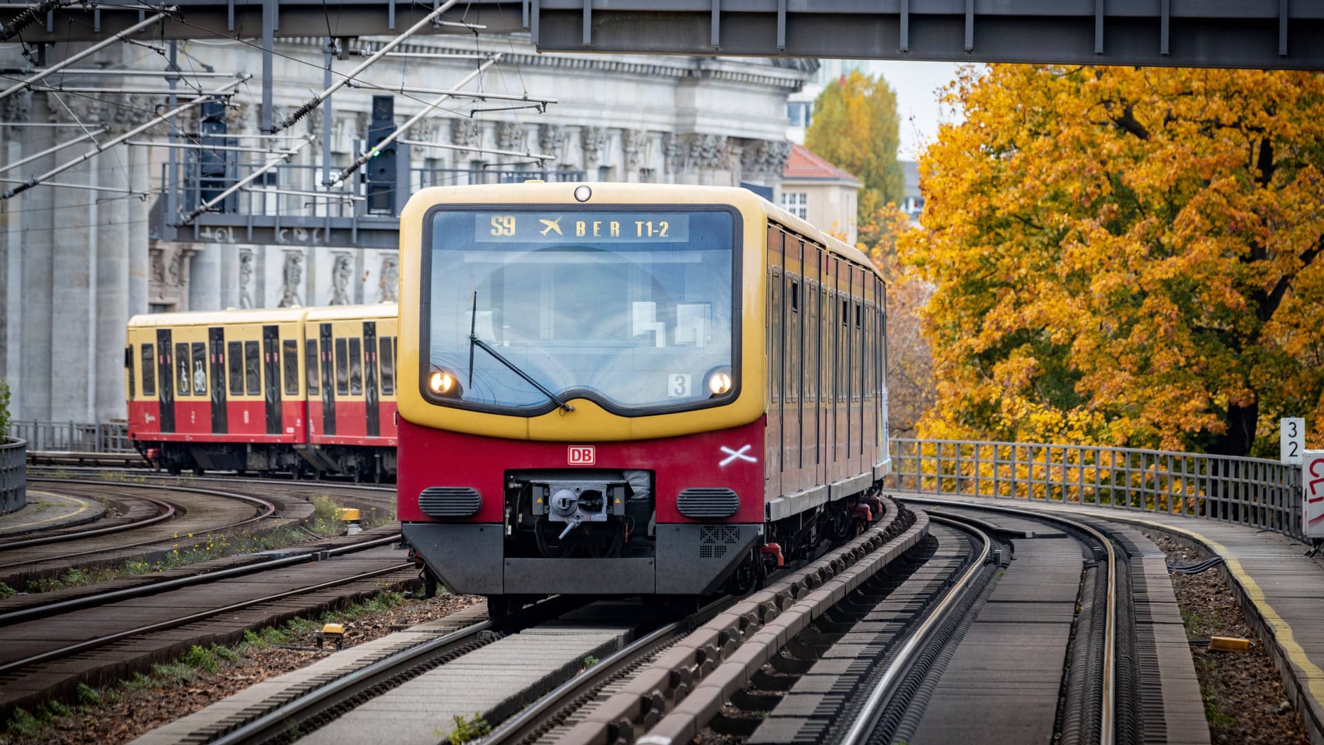 S9 in Berlin (Archivbild): In den kommenden Wochen müssen Reisende auf Ersatzbusse und Regionalbahnen zurückgreifen.