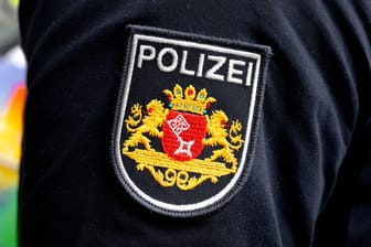 Polizei Bremen (Symbolbild): Beamte nahmen den Tatverdächtigen im Keller fest.