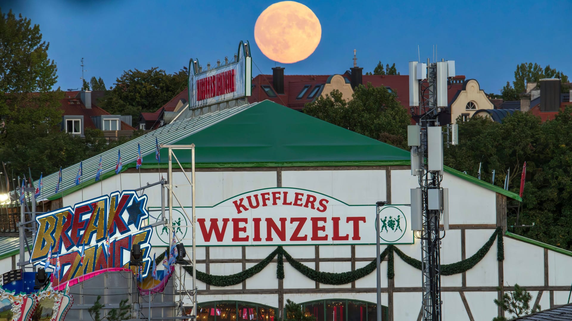 Kufflers Weinzelt auf der Wiesn (Symbolfoto): Das Festzelt zählt zu den bekanntesten der Wiesn.