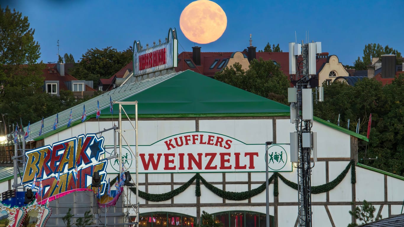 Kufflers Weinzelt auf der Wiesn (Symbolfoto): Das Festzelt zählt zu den bekanntesten der Wiesn.