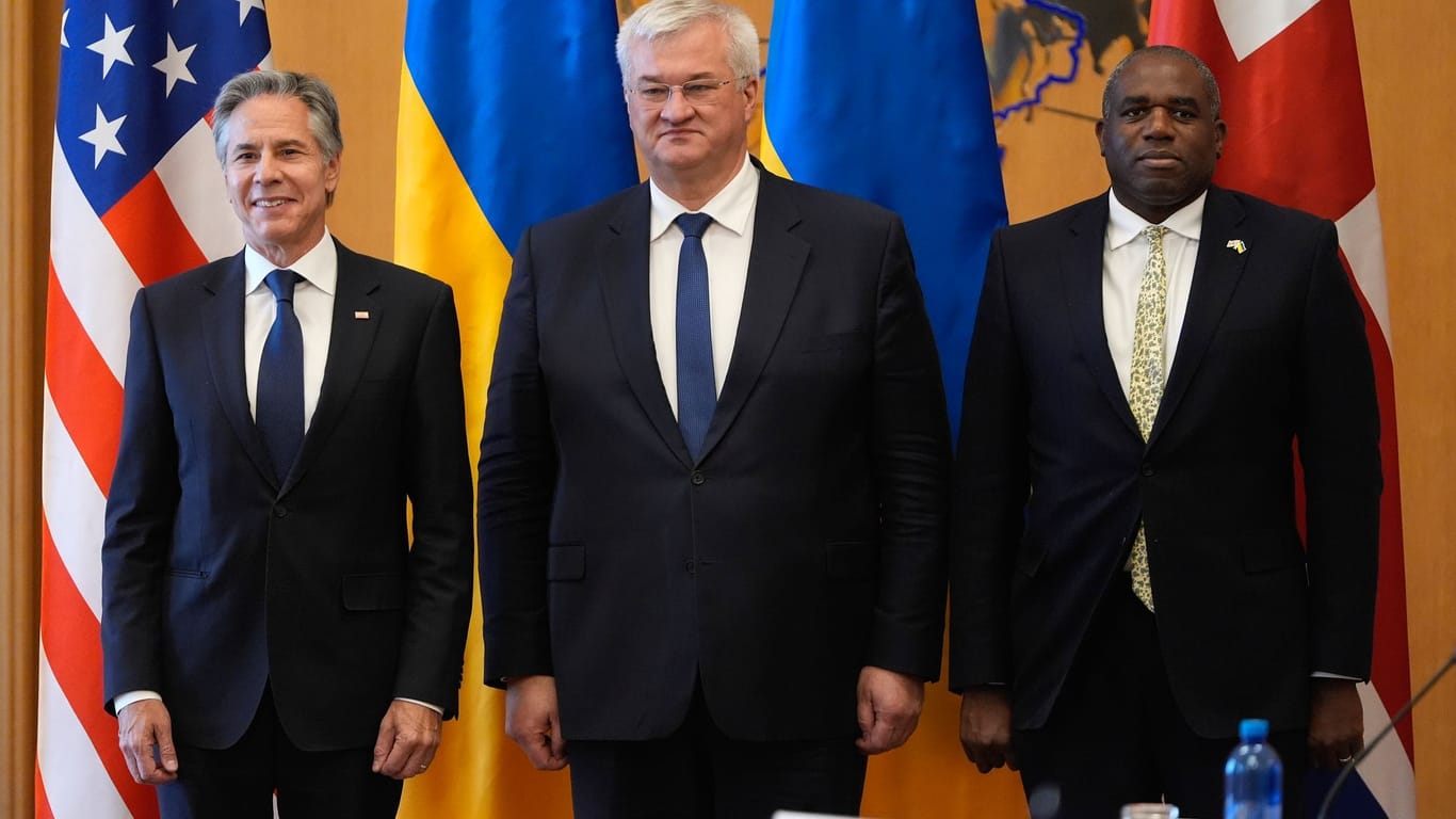 Ukraine-Krieg - Außenminister Blinken und Lammy in Kiew