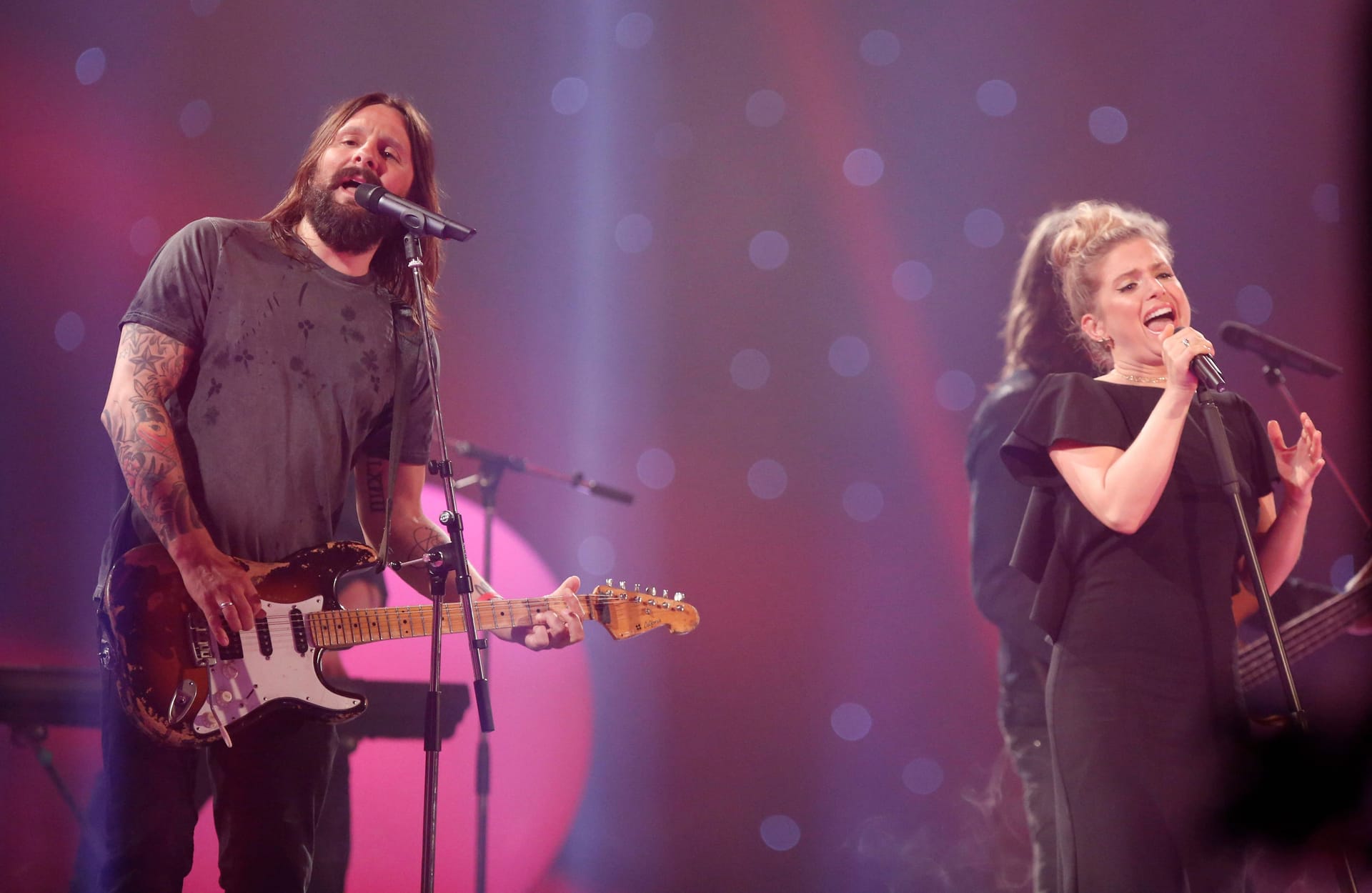 Jörg Weisselberg und Jeanette Biedermann sind nicht nur Eheleute, sondern gehörten bis zum Jahr 2019 auch der Band Ewig an.