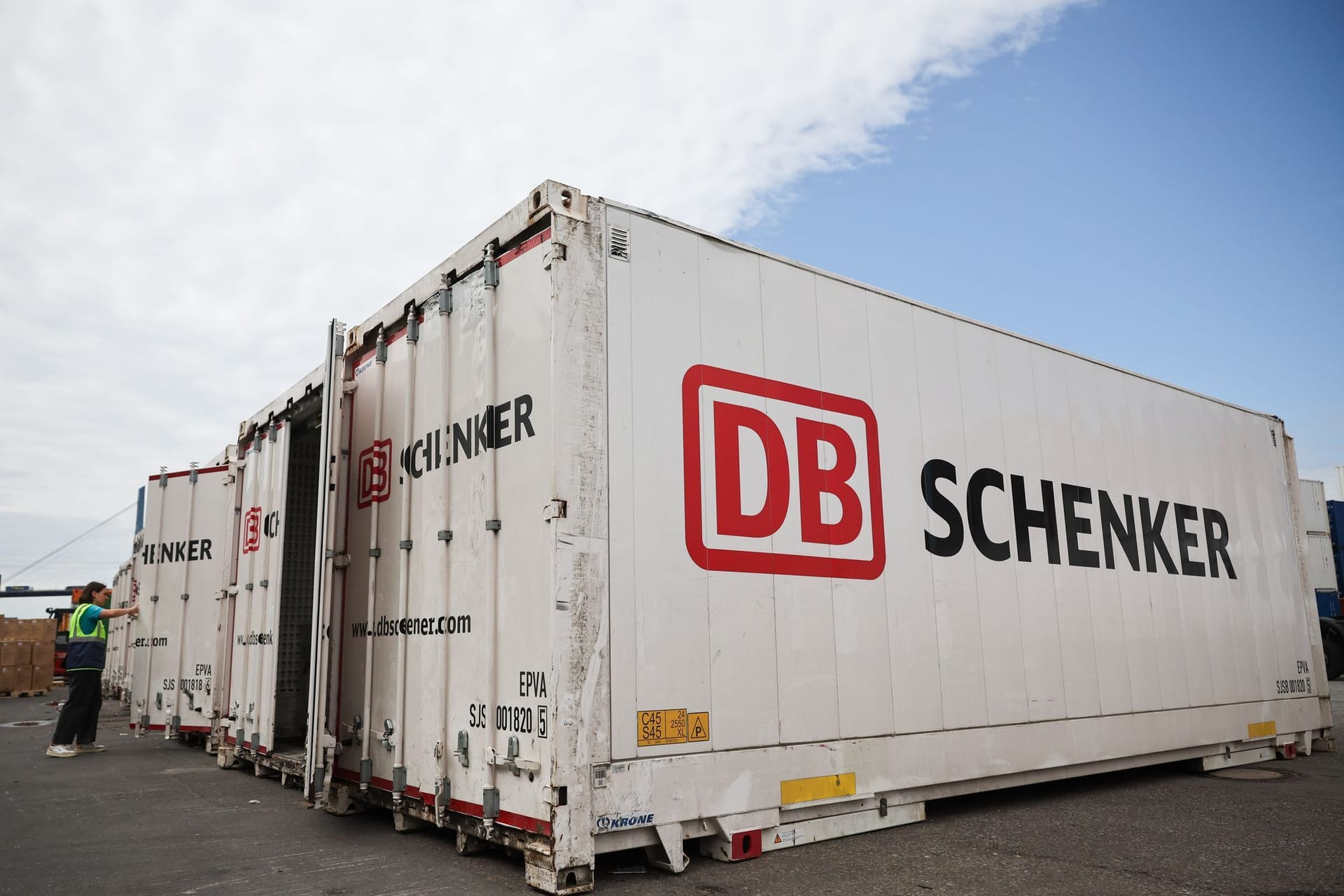 DB Schenker im Hamburger Hafen DB Schenker im Hamburger Hafen
