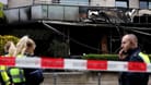 Explosion in Köln: In der Nacht detonierte ein Sprengsatz vor dem Café4Friends der Familie Hartel.