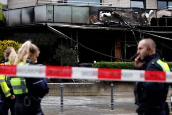 Explosion in Köln: In der Nacht detonierte ein Sprengsatz vor dem Café4Friends der Familie Hartel.