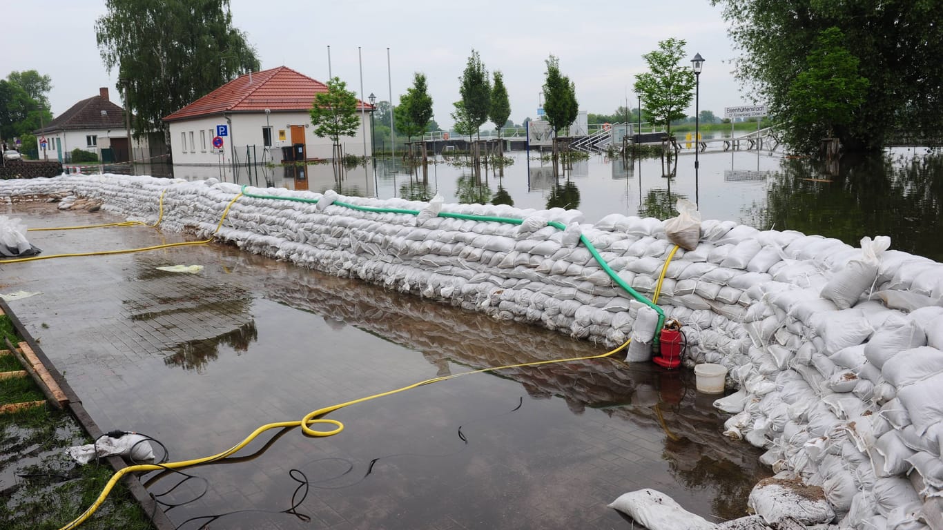 Überschwemmung in Eisenhüttenstadt: Die höchste Alarmstufe wurde ausgerufen.