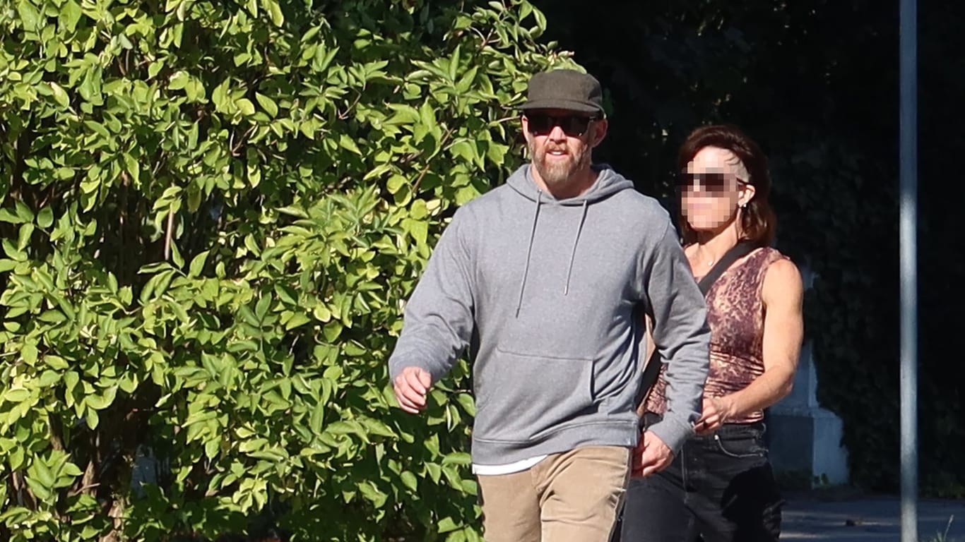 Dave Farrell mit Frau Linsey: Auch der Bassist von Linkin Park verbrachte Zeit mit seiner Familie an der Alster.